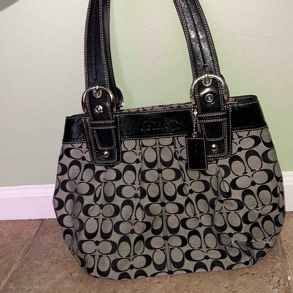 Coach Signature Black Patent Leather Shoulder Bag